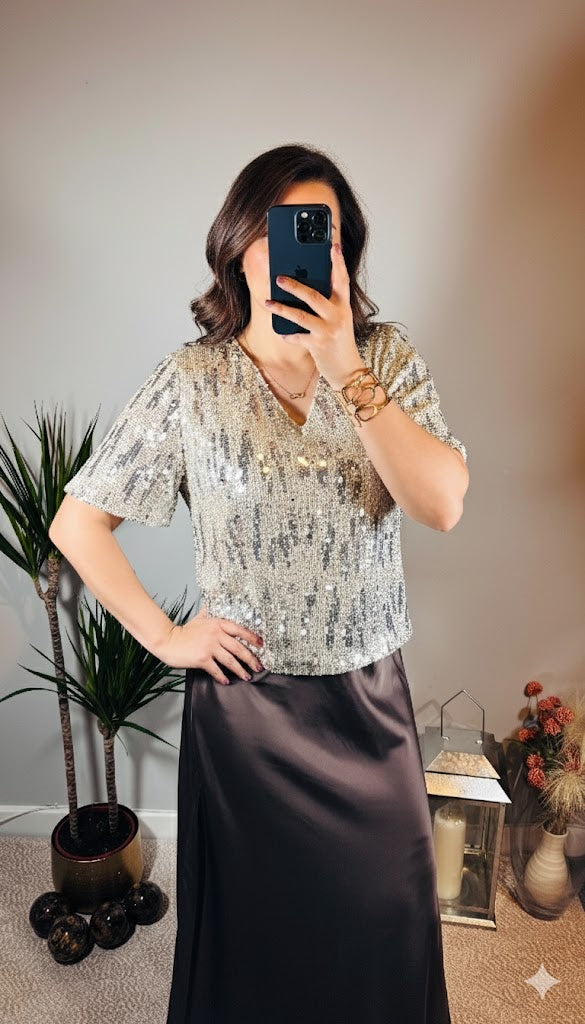 Lola V-Neck Sequin Top – Champagne