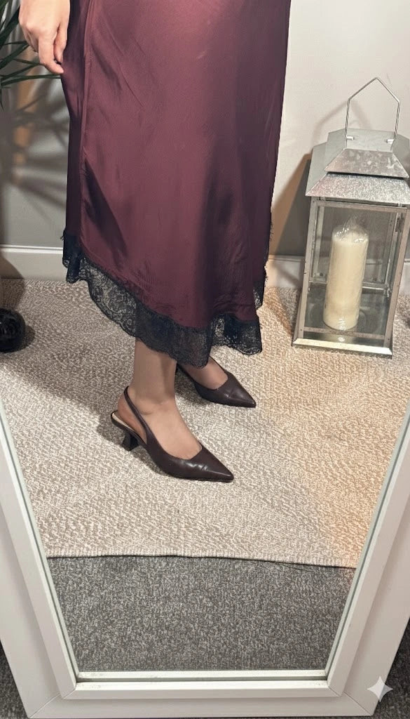 Sia Lacey Trim Satin Skirt – Wine